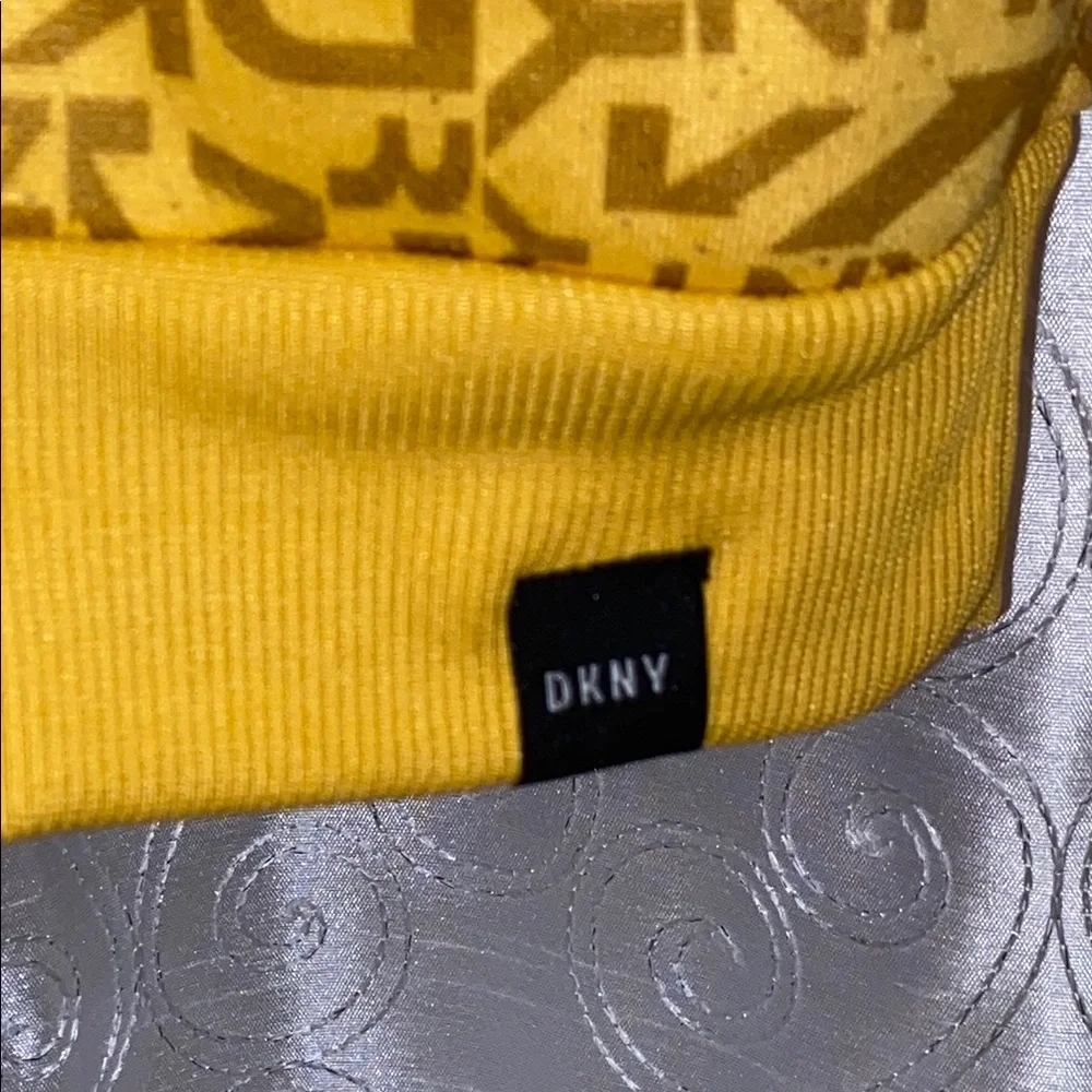 DKNY Yellow Logo Print Hoodie Sweater Youth Size Small 🔥 YB7